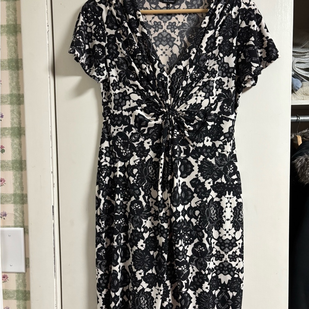 Daisy Fuentes Black and White Floral print Midi Dress